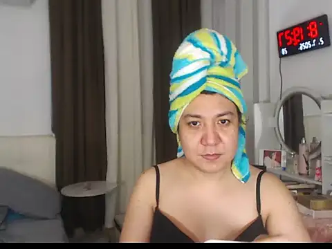 Snapshot of stellahugeX chatting on July 2, 12:21 am stellahugeX online show from July 2, 12:21 am