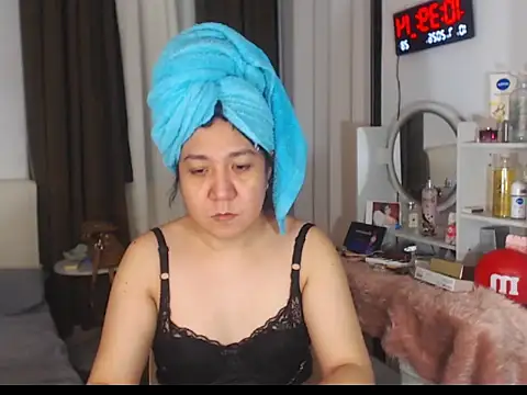 Snapshot of stellahugeX chatting on July 10, 2:41 pm stellahugeX online show from July 10, 2:41 pm
