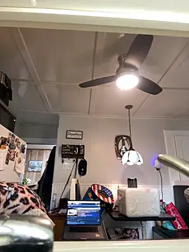 Snapshot of PefectNipz chatting on September 9, 4:17 pm PefectNipz online show from September 9, 4:17 pm