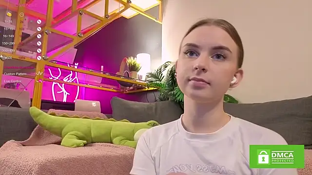 Snapshot of FlexiPixie chatting on November 13, 5:50 am FlexiPixie online show from November 13, 5:50 am