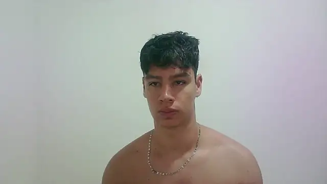 Snapshot of zeus_181 chatting on October 7, 12:19 am zeus 181 online show from October 7, 12:19 am