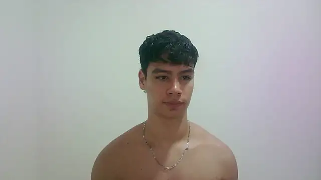 Snapshot of zeus_181 chatting on October 17, 12:25 am zeus 181 online show from October 17, 12:25 am