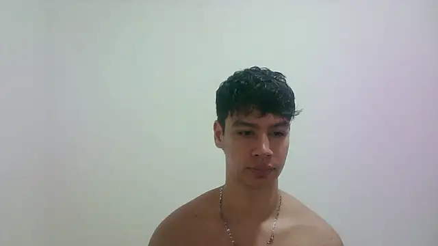 Snapshot of zeus_181 chatting on October 18, 1:08 am zeus 181 online show from October 18, 1:08 am