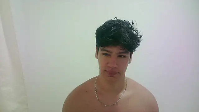 Snapshot of zeus_181 chatting on May 19, 10:54 am zeus 181 online show from May 19, 10:54 am
