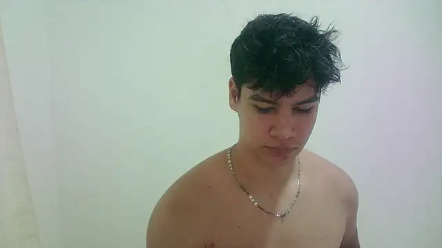 Snapshot of zeus_181 chatting on June 23, 1:47 am zeus 181 online show from June 23, 1:47 am