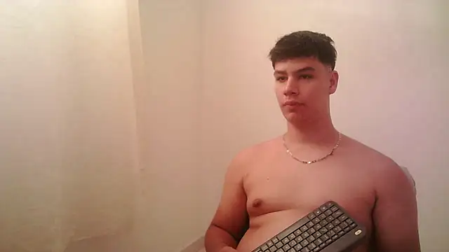 Snapshot of zeus_181 chatting on July 22, 10:34 pm zeus 181 online show from July 22, 10:34 pm