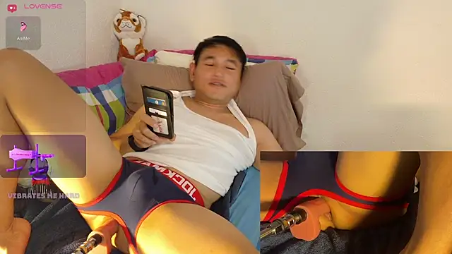 AsianBoy WhiteDaddy online show from June 6, 7:29 pm