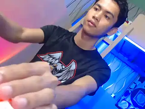 Snapshot of Demure_Asian143 chatting on October 6, 9:29 am Demure Asian143 online show from October 6, 9:29 am