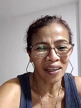 Snapshot of Merybeks chatting on May 11, 2:45 pm Merybeks online show from May 11, 2:45 pm