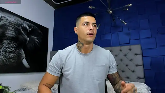 Snapshot of andres-clark92 chatting on May 24, 3:39 pm andres-clark92 online show from May 24, 3:39 pm