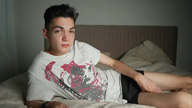 Snapshot of MattyandAiden chatting on June 27, 5:29 pm MattyandAiden online show from June 27, 5:29 pm