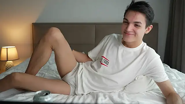 Snapshot of MattyandAiden chatting on July 27, 10:33 am MattyandAiden online show from July 27, 10:33 am