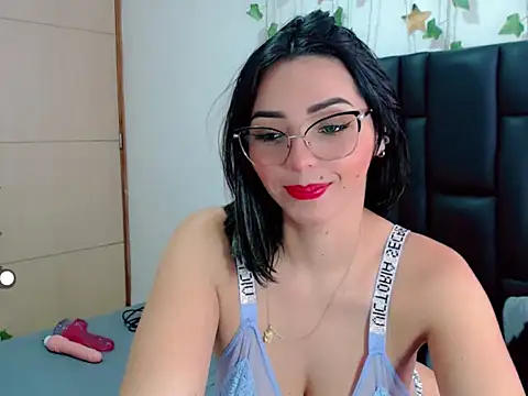 sara arias00 online show from September 15, 2:39 pm