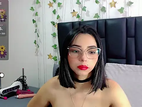 sara arias00 online show from September 17, 1:13 pm