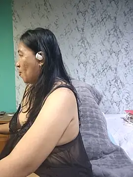 katieforest online show from June 22, 7:00 pm