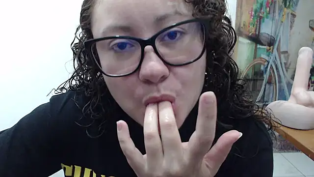 Snapshot of greeneyes_nurse chatting on November 18, 8:35 pm greeneyes nurse online show from November 18, 8:35 pm