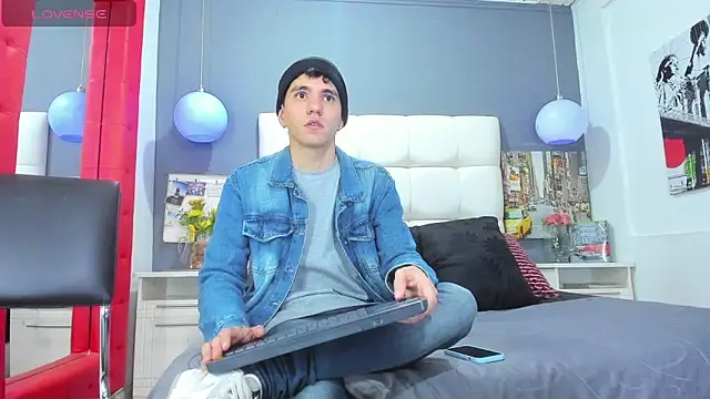 Matteo12  online show from October 25, 3:36 am