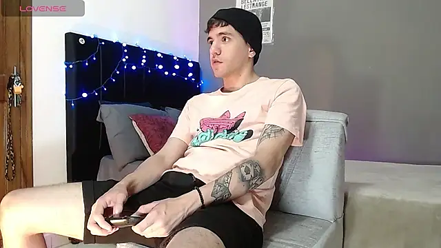 Matteo12  online show from December 5, 3:48 am