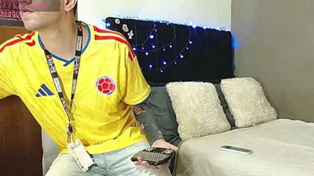 Snapshot of Matteo12_ chatting on June 24, 3:05 am Matteo12 online show from June 24, 3:05 am