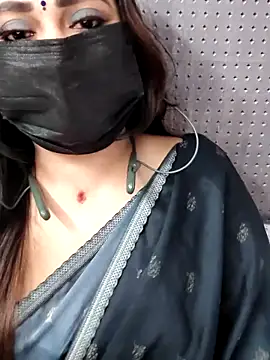 Snapshot of Cutie_nila26 chatting on November 15, 6:11 am Cutie nila26 online show from November 15, 6:11 am