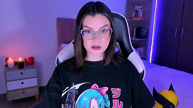 Snapshot of OphelianaRose33 chatting on November 13, 10:41 pm OphelianaRose33 online show from November 13, 10:41 pm