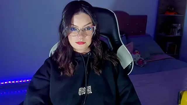 OphelianaRose33 online show from April 23, 7:38 pm