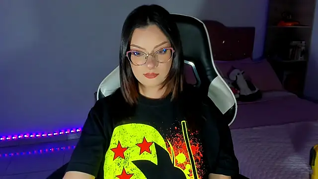 OphelianaRose33 online show from May 15, 5:09 pm