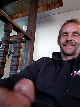 Snapshot of Hungwell1515 chatting on November 29, 3:37 pm Hungwell1515 online show from November 29, 3:37 pm