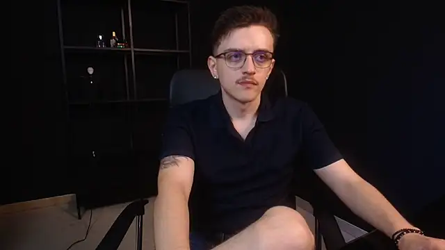 Snapshot of FelixStarkk chatting on June 10, 6:45 am FelixStarkk online show from June 10, 6:45 am