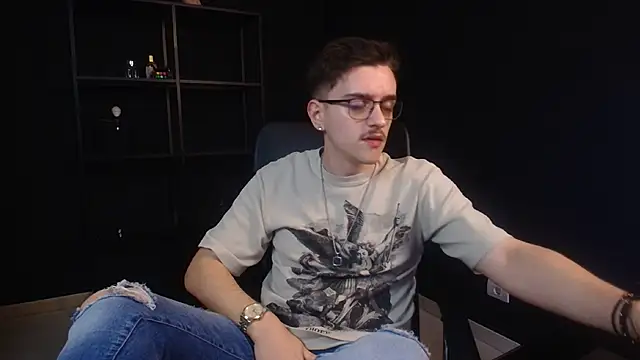 Snapshot of FelixStarkk chatting on June 14, 4:14 am FelixStarkk online show from June 14, 4:14 am