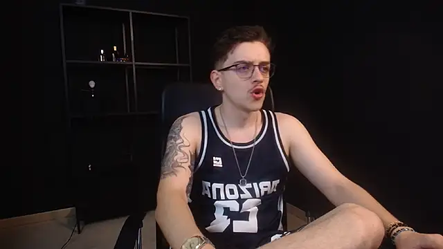 Snapshot of FelixStarkk chatting on June 28, 5:13 am FelixStarkk online show from June 28, 5:13 am