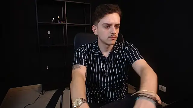 Snapshot of FelixStarkk chatting on July 2, 5:13 am FelixStarkk online show from July 2, 5:13 am
