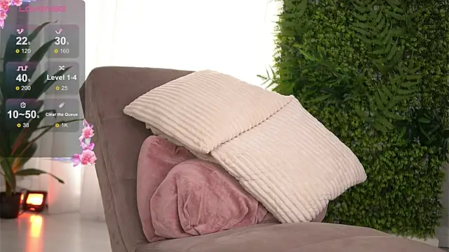 FreyaHeart online show from December 19, 6:42 am