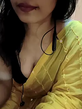 Snapshot of Divya_Bharti chatting on November 14, 4:06 pm Divya Bharti online show from November 14, 4:06 pm