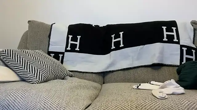 That English Rose  online show from October 20, 5:41 am