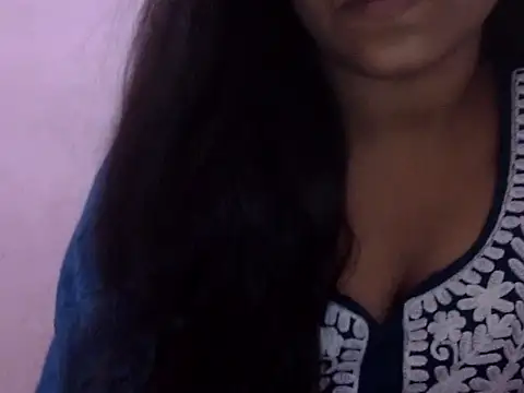Snapshot of LIYO_ chatting on October 19, 6:58 am LIYO online show from October 19, 6:58 am