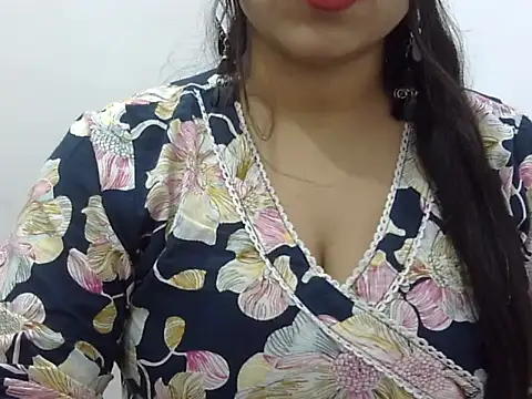 Snapshot of LIYO_ chatting on February 20, 7:32 am LIYO online show from February 20, 7:32 am