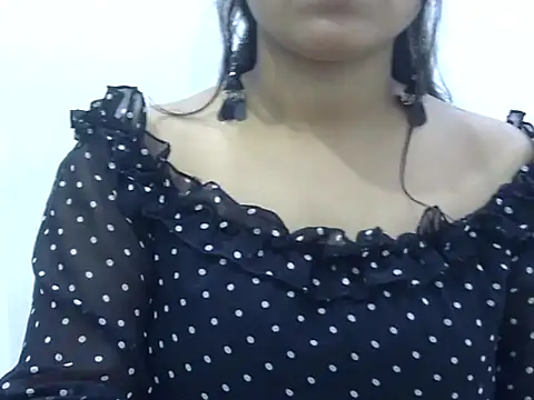 Snapshot of LIYO_ chatting on March 7, 7:05 am LIYO online show from March 7, 7:05 am