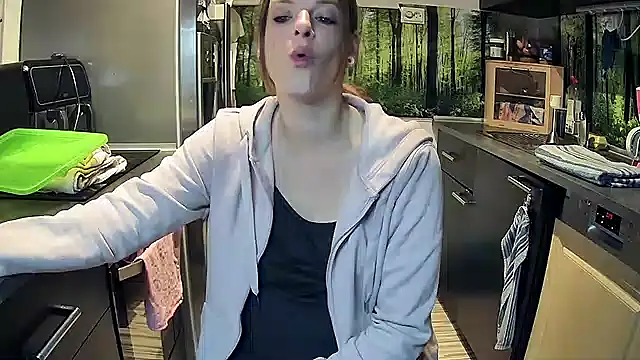 SexyMilf 37 online show from October 7, 8:39 pm