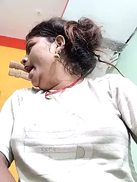 Snapshot of Hot_mirchjii chatting on October 28, 3:21 am Hot mirchjii online show from October 28, 3:21 am