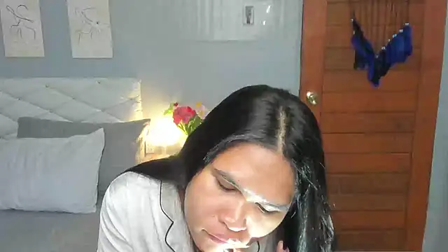 Snapshot of AlianaBlair chatting on September 13, 1:00 pm AlianaBlair online show from September 13, 1:00 pm