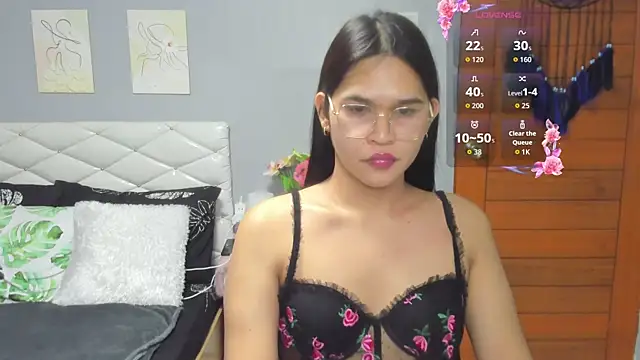 Snapshot of AlianaBlair chatting on October 20, 3:34 pm AlianaBlair online show from October 20, 3:34 pm