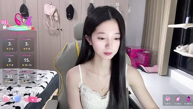 Snapshot of OiOi-666 chatting on December 19, 12:56 pm OiOi-666 online show from December 19, 12:56 pm