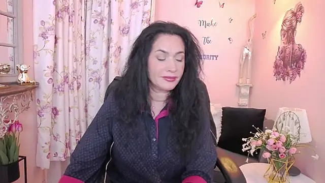 Snapshot of MyLovOne chatting on May 14, 10:22 am MyLovOne online show from May 14, 10:22 am