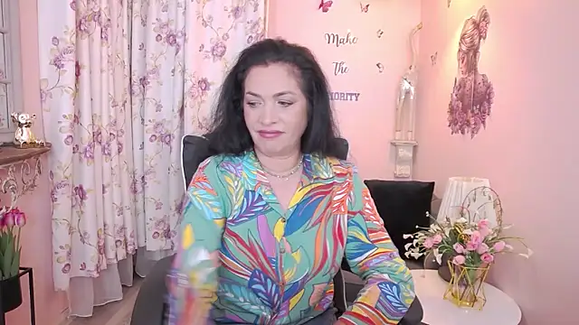 Snapshot of MyLovOne chatting on May 27, 12:13 pm MyLovOne online show from May 27, 12:13 pm