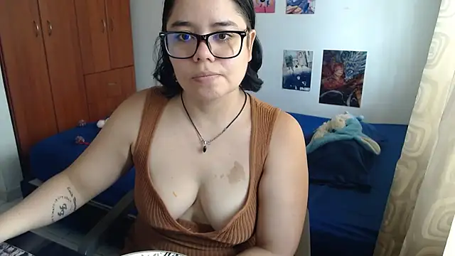 Snapshot of saenz_eymi chatting on September 9, 4:50 pm saenz eymi online show from September 9, 4:50 pm