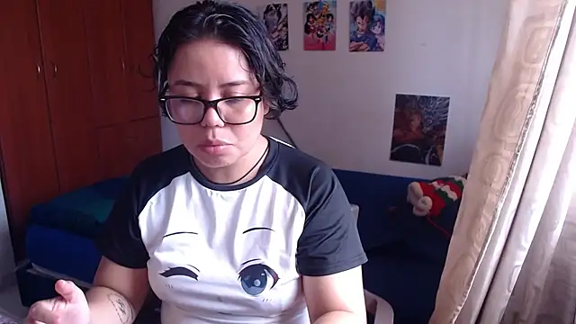 Snapshot of saenz_eymi chatting on October 2, 4:03 pm saenz eymi online show from October 2, 4:03 pm