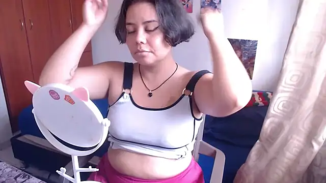 Snapshot of saenz_eymi chatting on October 3, 8:28 pm saenz eymi online show from October 3, 8:28 pm