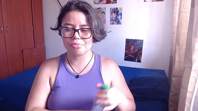 Snapshot of saenz_eymi chatting on October 6, 4:48 pm saenz eymi online show from October 6, 4:48 pm
