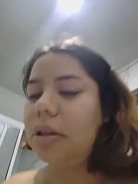 Snapshot of saenz_eymi chatting on May 17, 4:36 pm saenz eymi online show from May 17, 4:36 pm